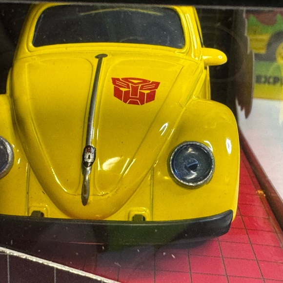 Jada Toys Transformers BUMBLEBEE VOLKSWAGEN BEETLE 1:32 - Picture 3 of 9